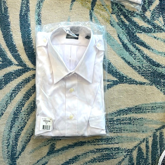 NWT Commander Van Heusen White Short Sleeve Pilot Shirt Size 17 - Picture 2 of 7